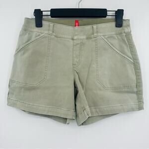 SPANX | 6" Stretch Twill Shorts Size Medium